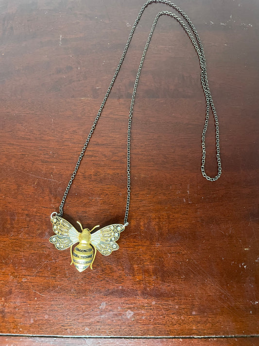 Vintage Bee Neclace 28in Chain
