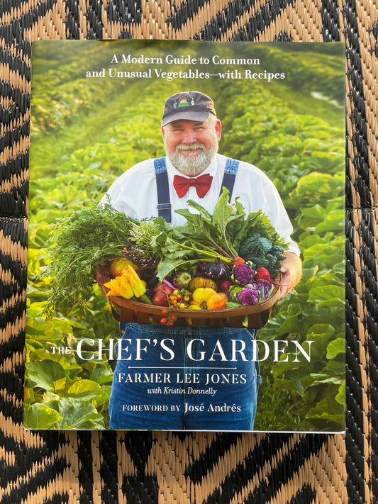 The Chef's Garden: A Modern Guide to Common and Unusual Vegetables--with Recipes: A Cookbook