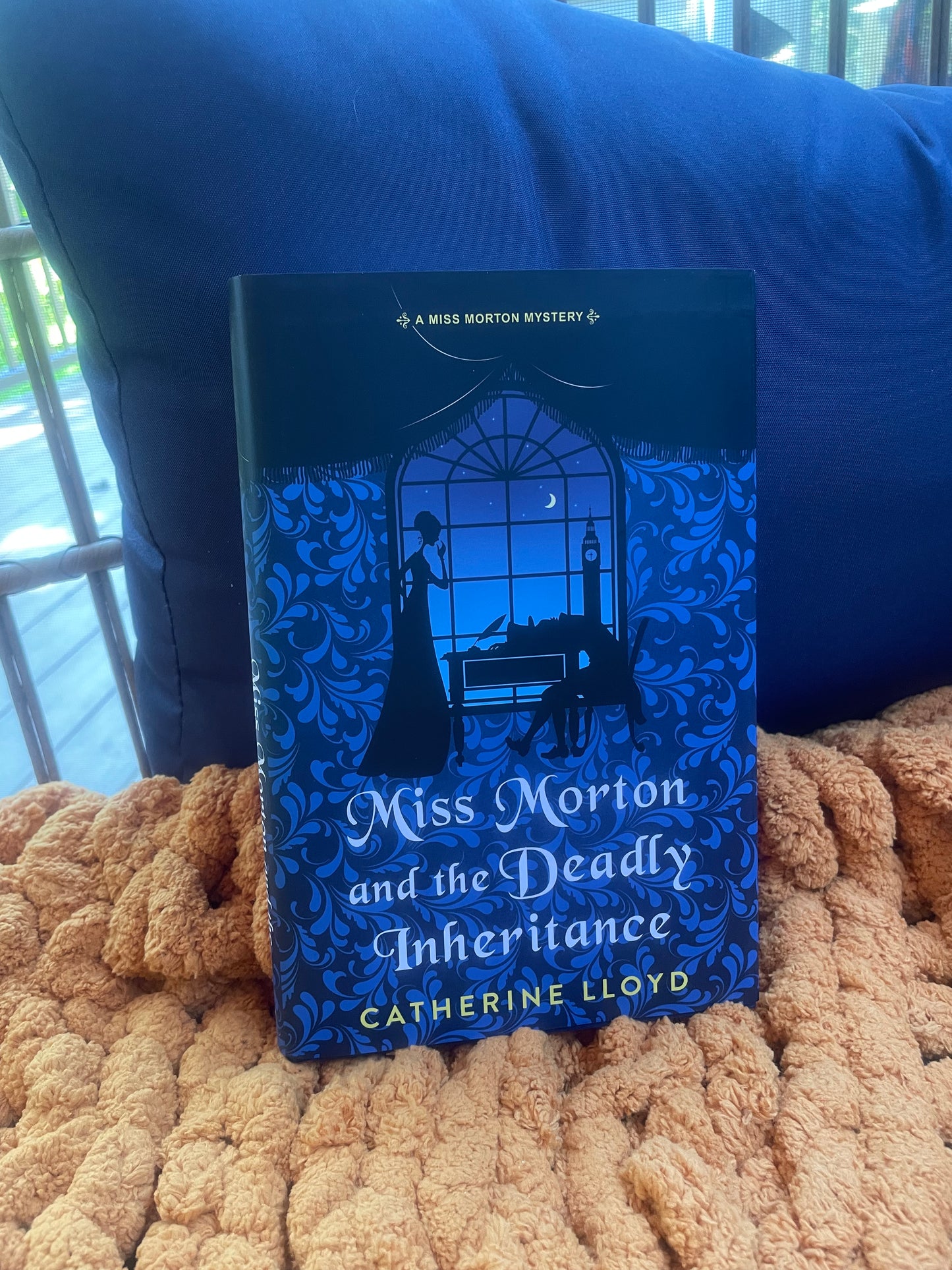 Miss Morton and the Deadly Inheritance (A Miss Morton Mystery) - Catherine Lloyd